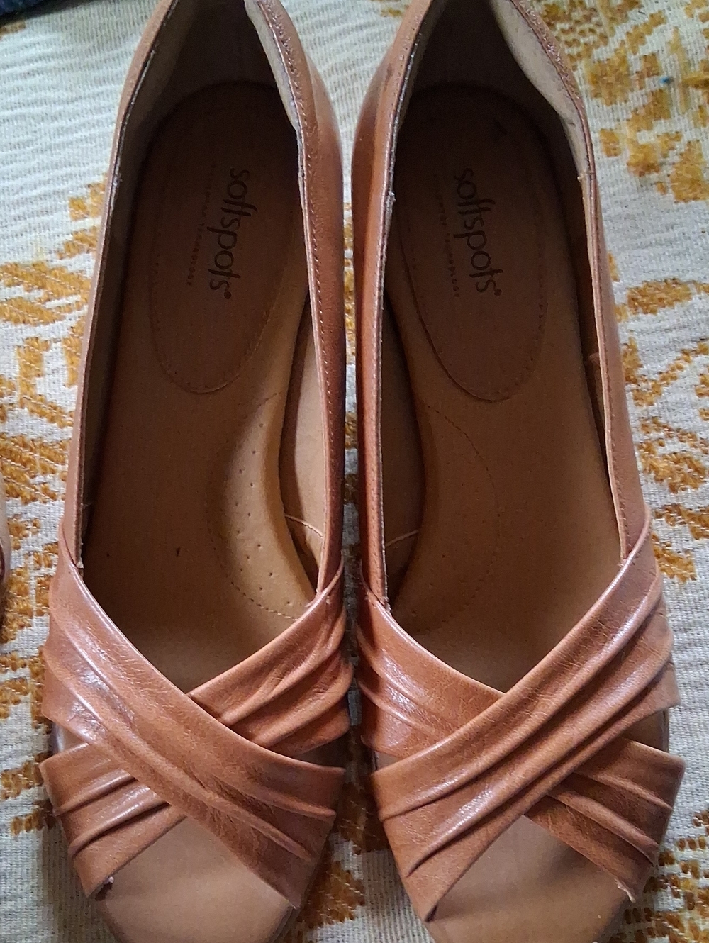 Softspots Women's Tan/Cognac Peep-Toe Crossover Flats